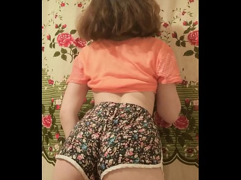 ❤️ Nwa ọhụrụ sexy na-eyipụ uwe mkpirisi ya na igwefoto ️❌ na%ig.hentaisun.ru ❌❤